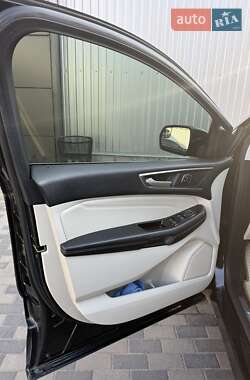 Внедорожник / Кроссовер Ford Edge 2015 в 