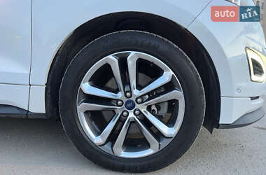 Внедорожник / Кроссовер Ford Edge 2016 в 