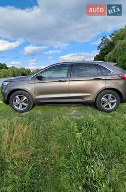 Внедорожник / Кроссовер Ford Edge 2018 в 