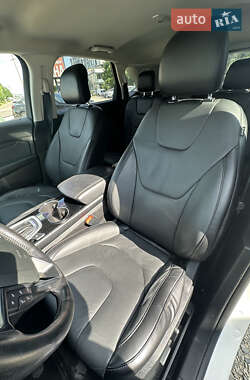 Позашляховик / Кросовер Ford Edge 2018 в 