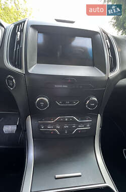 Внедорожник / Кроссовер Ford Edge 2019 в 