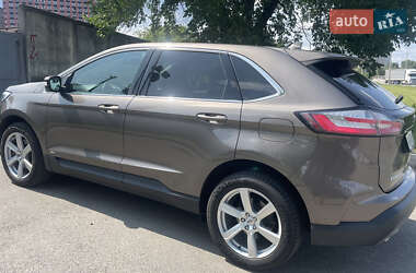 Внедорожник / Кроссовер Ford Edge 2019 в 