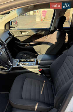 Внедорожник / Кроссовер Ford Edge 2019 в 
