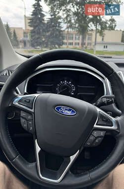 Внедорожник / Кроссовер Ford Edge 2019 в 