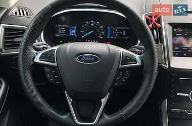 Внедорожник / Кроссовер Ford Edge 2016 в 