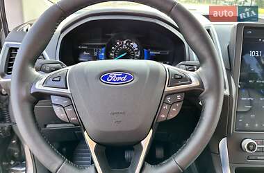 Внедорожник / Кроссовер Ford Edge 2022 в 