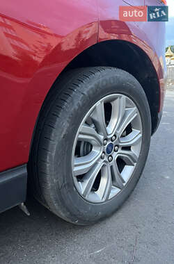 Внедорожник / Кроссовер Ford Edge 2023 в 