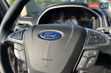 Внедорожник / Кроссовер Ford Edge 2017 в 