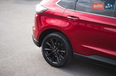 Внедорожник / Кроссовер Ford Edge 2016 в 