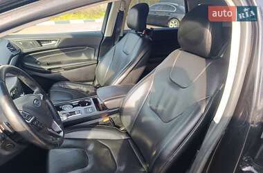 Внедорожник / Кроссовер Ford Edge 2018 в 