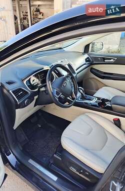 Внедорожник / Кроссовер Ford Edge 2018 в 