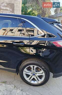 Внедорожник / Кроссовер Ford Edge 2018 в 