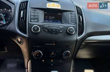 Внедорожник / Кроссовер Ford Edge 2017 в 