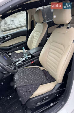 Внедорожник / Кроссовер Ford Edge 2015 в 