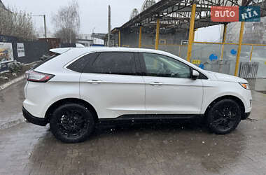 Внедорожник / Кроссовер Ford Edge 2015 в 