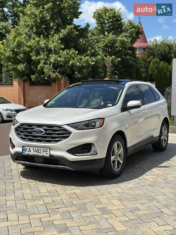 Внедорожник / Кроссовер Ford Edge 2019 в 