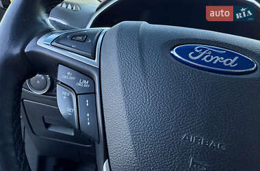 Внедорожник / Кроссовер Ford Edge 2017 в 