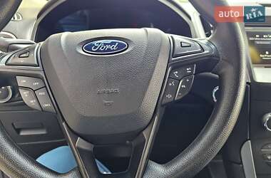 Внедорожник / Кроссовер Ford Edge 2015 в 