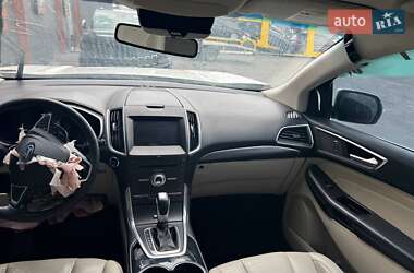 Внедорожник / Кроссовер Ford Edge 2017 в 