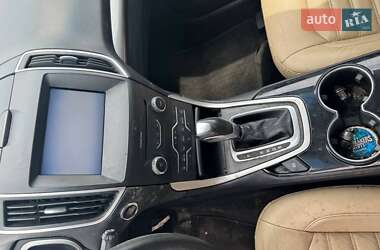 Внедорожник / Кроссовер Ford Edge 2015 в 