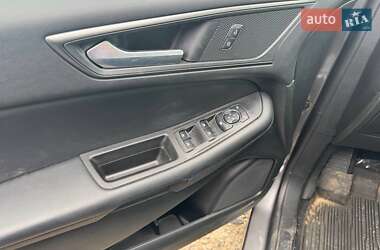 Позашляховик / Кросовер Ford Edge 2023 в 