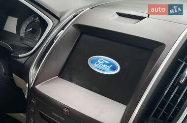 Внедорожник / Кроссовер Ford Edge 2017 в 
