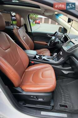 Внедорожник / Кроссовер Ford Edge 2017 в 