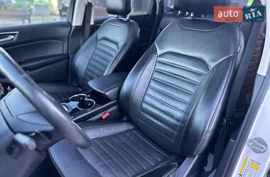 Внедорожник / Кроссовер Ford Edge 2016 в 