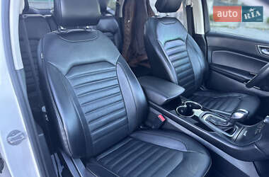 Внедорожник / Кроссовер Ford Edge 2016 в 
