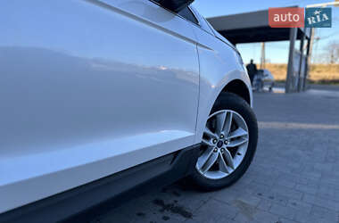 Внедорожник / Кроссовер Ford Edge 2016 в 