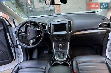 Внедорожник / Кроссовер Ford Edge 2017 в 