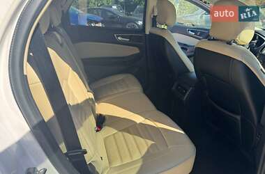 Внедорожник / Кроссовер Ford Edge 2016 в 