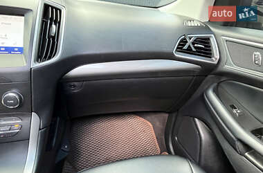 Внедорожник / Кроссовер Ford Edge 2019 в 