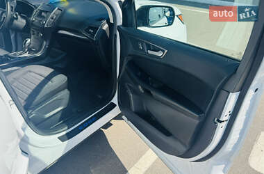 Внедорожник / Кроссовер Ford Edge 2018 в 