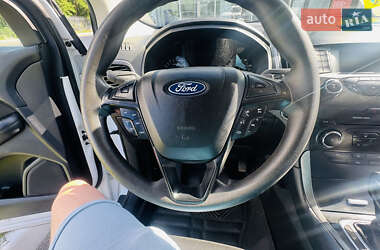 Внедорожник / Кроссовер Ford Edge 2018 в 