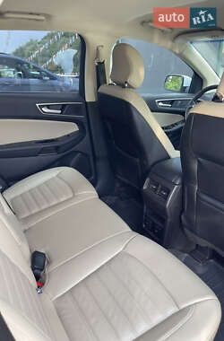Внедорожник / Кроссовер Ford Edge 2018 в 