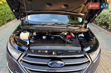 Внедорожник / Кроссовер Ford Edge 2017 в 