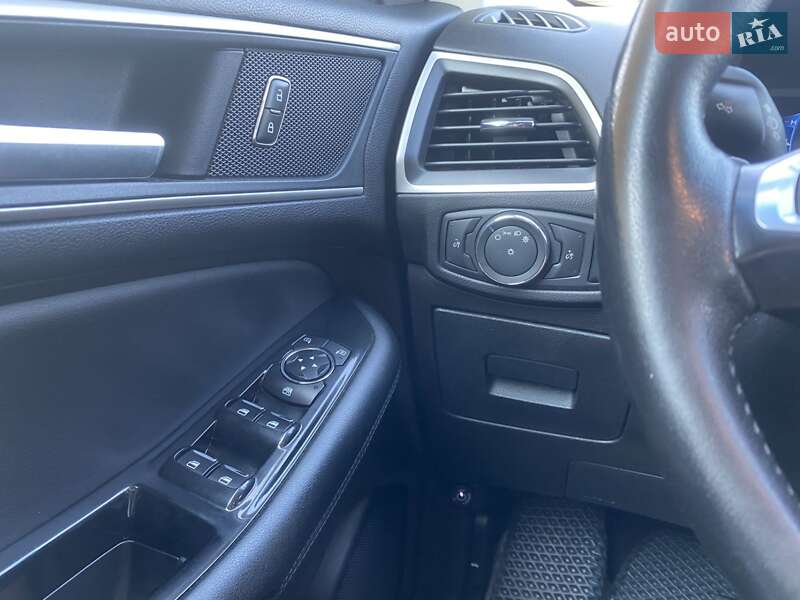 Внедорожник / Кроссовер Ford Edge 2017 в Чернигове