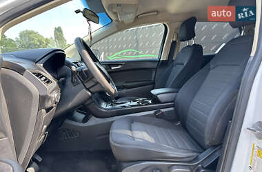Внедорожник / Кроссовер Ford Edge 2016 в 