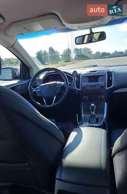 Позашляховик / Кросовер Ford Edge 2016 в 