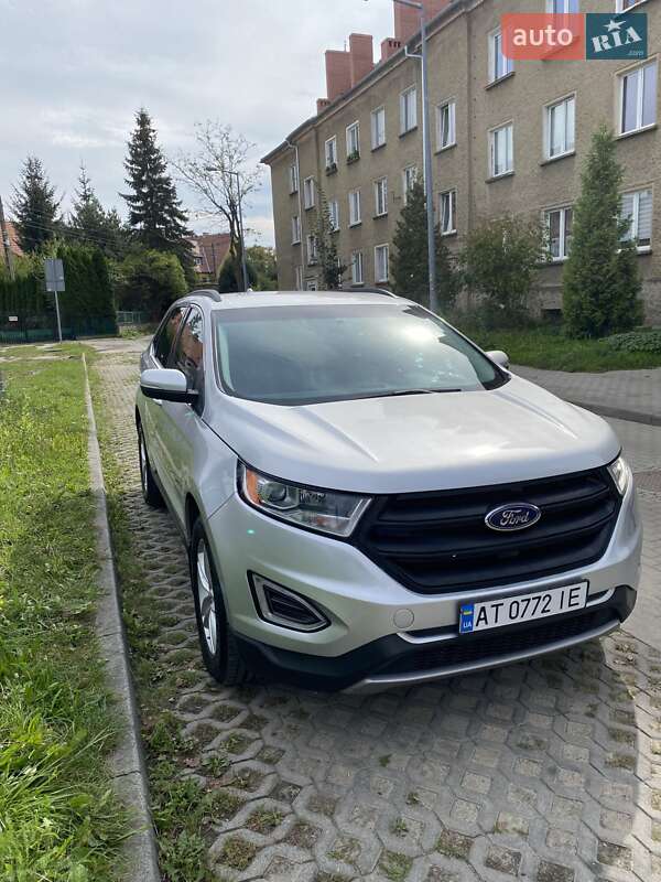 Позашляховик / Кросовер Ford Edge 2016 в 