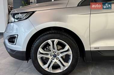 Позашляховик / Кросовер Ford Edge 2018 в 