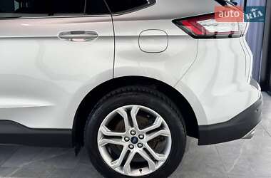 Позашляховик / Кросовер Ford Edge 2018 в 