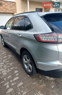 Внедорожник / Кроссовер Ford Edge 2015 в 