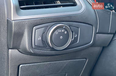 Внедорожник / Кроссовер Ford Edge 2016 в 