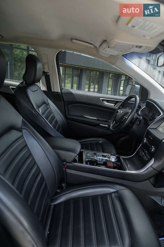 Внедорожник / Кроссовер Ford Edge 2018 в Новояворовске