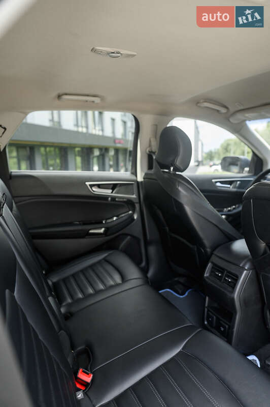 Внедорожник / Кроссовер Ford Edge 2018 в Новояворовске