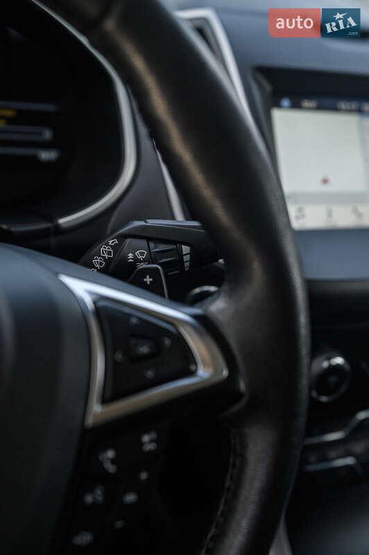 Внедорожник / Кроссовер Ford Edge 2018 в Новояворовске