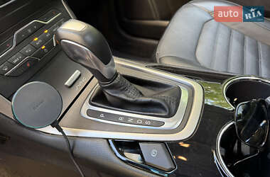 Внедорожник / Кроссовер Ford Edge 2015 в 