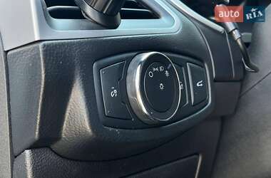 Позашляховик / Кросовер Ford Edge 2017 в 